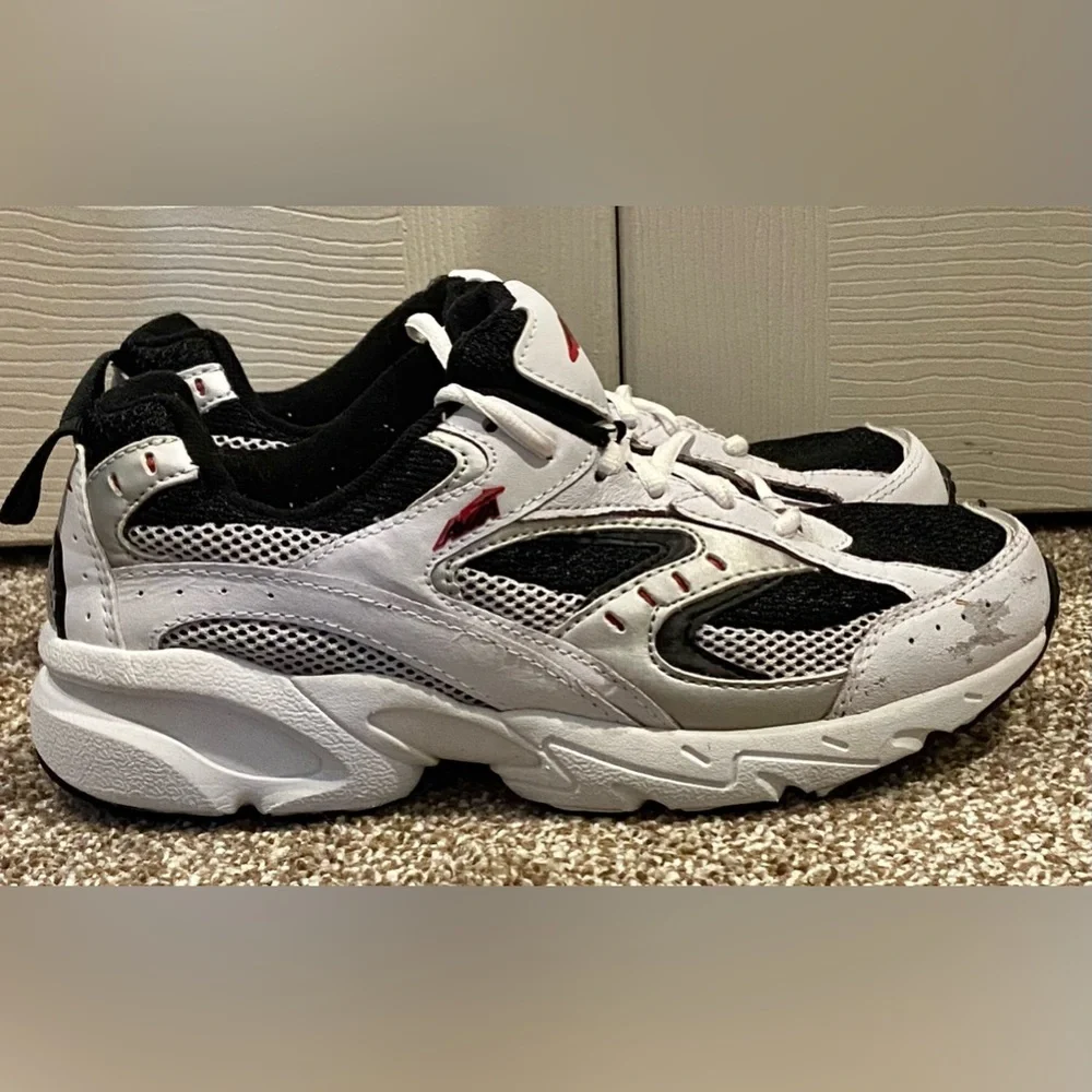 Avia Avi-Verge Mens White Black Lace Up Low Top Running Shoes Size US 7